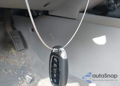 2021 Hyundai Elantra Sel z USA, uszkodzony, nr VIN 5NPLM4AG4MH032222